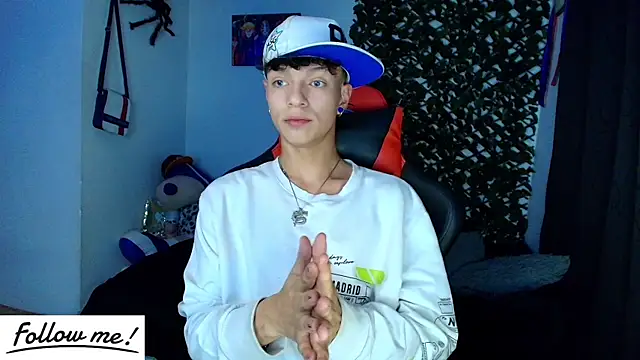 twink sebas  online show from January 31, 2025, 6:13 am