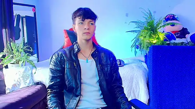 twink sebas  online show from October 15, 2025, 2:28 pm