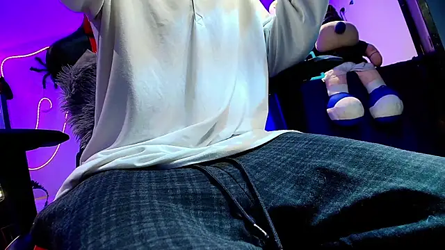 twink sebas  online show from October 20, 2025, 12:33 am