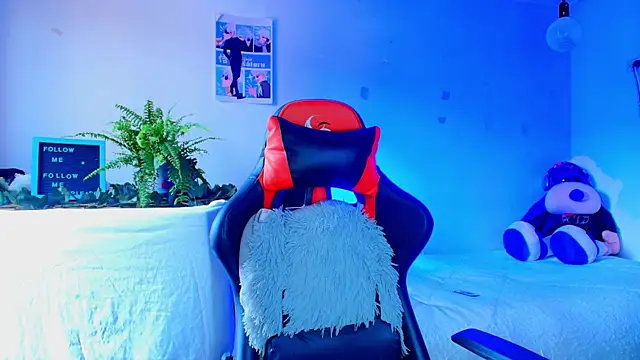 twink sebas  online show from November 19, 2025, 5:02 pm