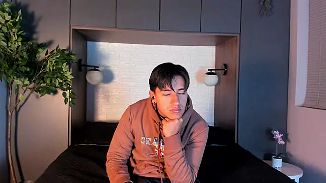 Andy Joy  online show from November 23, 2025, 11:21 am