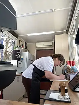 cinnabon  online show from February 12, 2025, 8:06 am