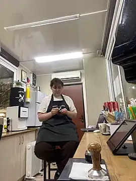 cinnabon  online show from February 23, 2025, 4:24 pm