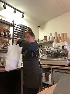 cinnabon  online show from October 19, 2025, 1:56 pm