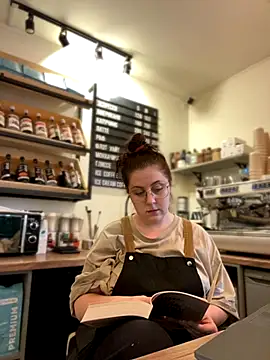 cinnabon  online show from November 14, 2025, 12:26 pm