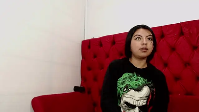 CarolineBrunx online show from February 12, 2025, 7:13 pm