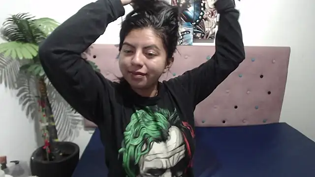 CarolineBrunx online show from March 12, 2025, 3:57 am