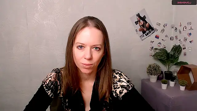 GloriaSi  online show from December 5, 2025, 5:38 am