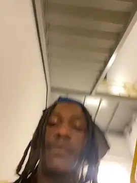 Snapshot of sneakylink13__ chatting on October 31, 2025, 4:41 pm sneakylink13   online show from October 31, 2025, 4:41 pm