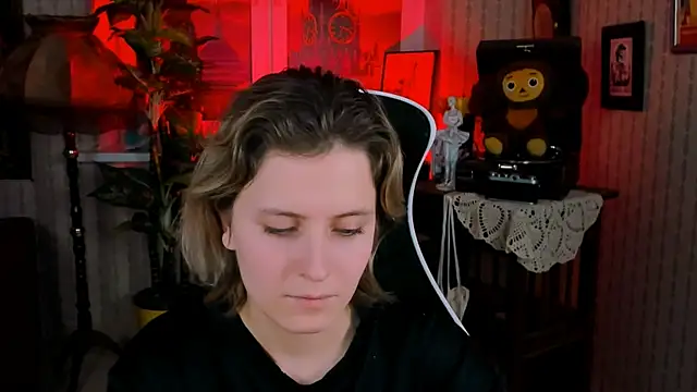 Snapshot of LolaAsmus chatting on December 21, 2024, 9:01 am LolaAsmus online show from December 21, 2024, 9:01 am