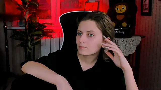 Snapshot of LolaAsmus chatting on December 21, 2024, 12:06 pm LolaAsmus online show from December 21, 2024, 12:06 pm