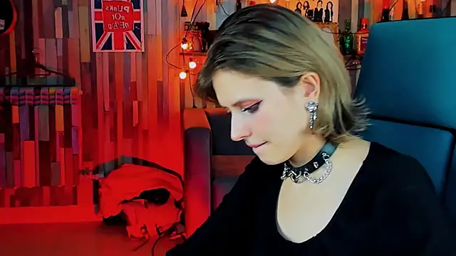 Snapshot of LolaAsmus chatting on January 14, 2025, 5:19 am LolaAsmus online show from January 14, 2025, 5:19 am