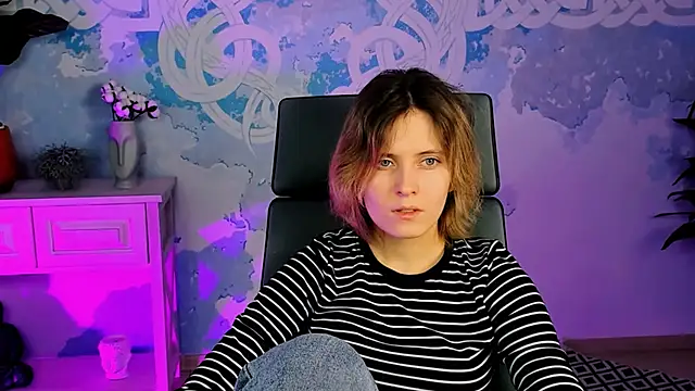 Snapshot of LolaAsmus chatting on January 31, 2025, 8:11 am LolaAsmus online show from January 31, 2025, 8:11 am