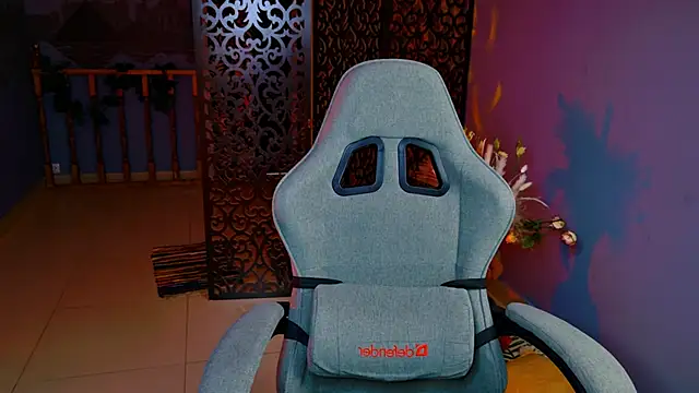 Snapshot of LolaAsmus chatting on February 6, 2025, 4:14 pm LolaAsmus online show from February 6, 2025, 4:14 pm