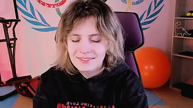 Snapshot of LolaAsmus chatting on February 13, 2025, 5:16 am LolaAsmus online show from February 13, 2025, 5:16 am