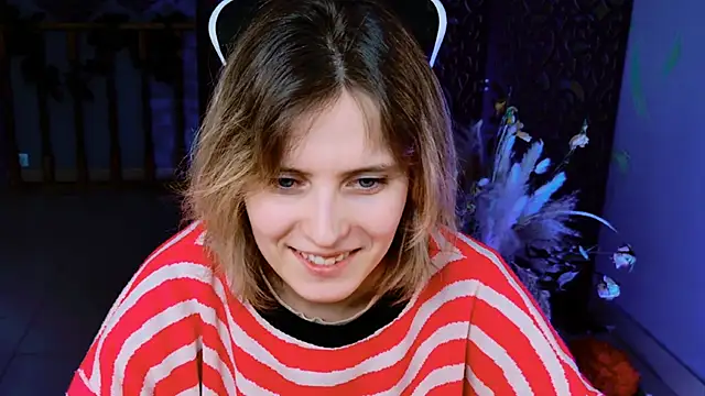 Snapshot of LolaAsmus chatting on February 15, 2025, 8:11 am LolaAsmus online show from February 15, 2025, 8:11 am