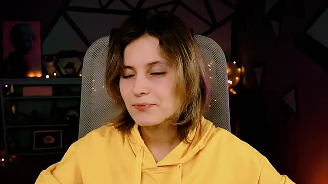 Snapshot of LolaAsmus chatting on February 28, 2025, 1:14 pm LolaAsmus online show from February 28, 2025, 1:14 pm