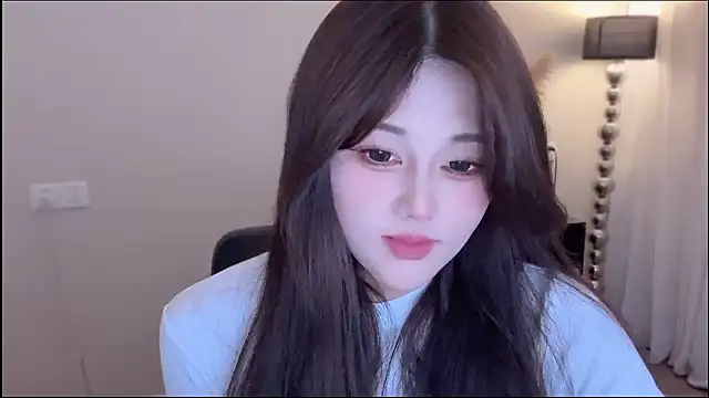 Strawberrybabyy1 online show from November 30, 2025, 3:49 pm