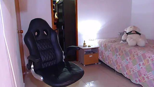 Snapshot of Otilia_Sigrid chatting on December 20, 2024, 10:54 pm Otilia Sigrid online show from December 20, 2024, 10:54 pm