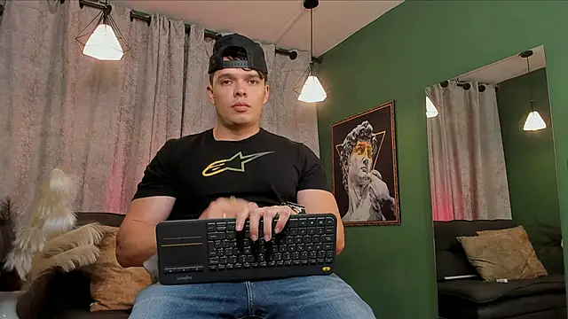 Snapshot of Jake_Tylerr_ chatting on December 15, 2025, 1:43 am Jake Tylerr online show from December 15, 2025, 1:43 am