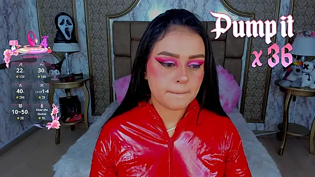 SoffiQueen online show from October 27, 2025, 8:46 pm