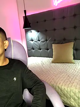 JackSwan18 online show from October 8, 2025, 12:30 am