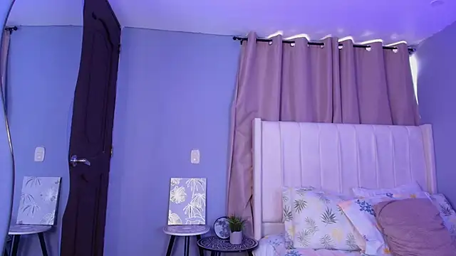 Snapshot of Shenoa1 chatting on November 3, 2025, 12:50 pm Shenoa1 online show from November 3, 2025, 12:50 pm