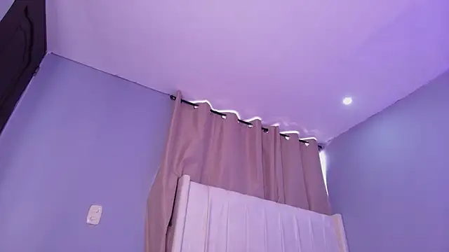 Snapshot of Shenoa1 chatting on November 18, 2025, 12:09 pm Shenoa1 online show from November 18, 2025, 12:09 pm