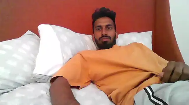 skinny  boy   online show from February 17, 2025, 8:15 pm