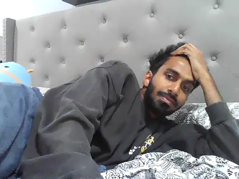 skinny  boy   online show from October 13, 2025, 5:46 pm