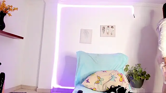 anniesweet- online show from November 13, 2025, 1:10 pm