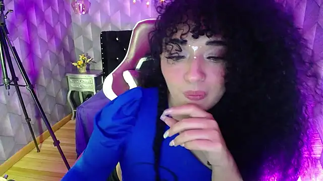 Snapshot of Sofiacowperx chatting on February 16, 2025, 2:42 am Sofiacowperx online show from February 16, 2025, 2:42 am