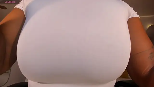 SavannahStorm online show from December 17, 2025, 12:22 pm