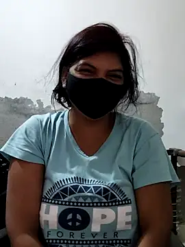 Snapshot of illay_love chatting on October 20, 2025, 3:18 am illay love online show from October 20, 2025, 3:18 am