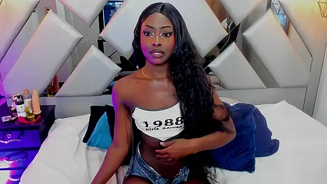 Snapshot of Nahomi-Hill chatting on February 28, 2025, 9:01 pm Nahomi-Hill online show from February 28, 2025, 9:01 pm