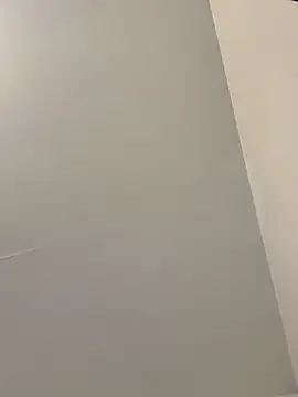 Lola bln online show from November 19, 2025, 2:28 pm