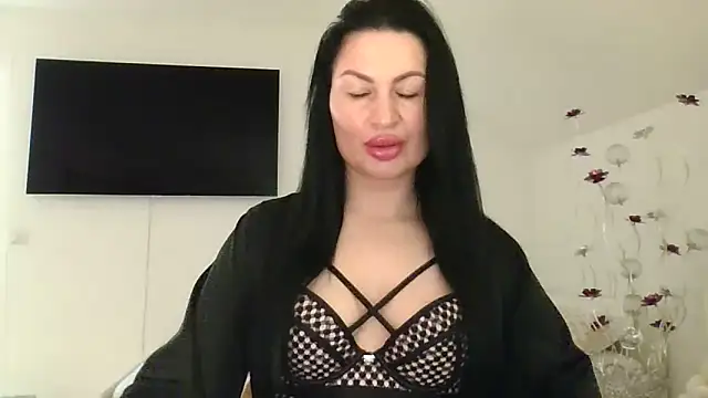 Snapshot of Helena7077 chatting on January 9, 2025, 10:52 am Helena7077 online show from January 9, 2025, 10:52 am