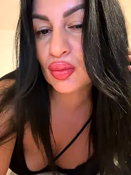 Snapshot of Helena7077 chatting on September 27, 2025, 10:37 pm Helena7077 online show from September 27, 2025, 10:37 pm