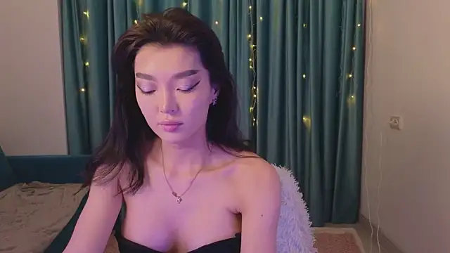 Snapshot of AudreyMell chatting on January 13, 2025, 2:32 pm AudreyMell online show from January 13, 2025, 2:32 pm