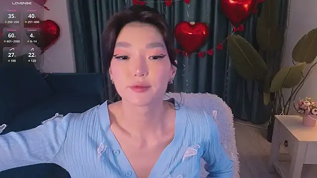 Snapshot of AudreyMell chatting on February 14, 2025, 2:54 pm AudreyMell online show from February 14, 2025, 2:54 pm