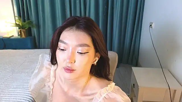 Snapshot of AudreyMell chatting on November 16, 2025, 3:28 pm AudreyMell online show from November 16, 2025, 3:28 pm