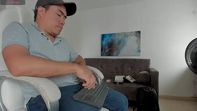 Snapshot of Jhonatan_Morales_S chatting on February 5, 2025, 8:04 pm Jhonatan Morales S online show from February 5, 2025, 8:04 pm