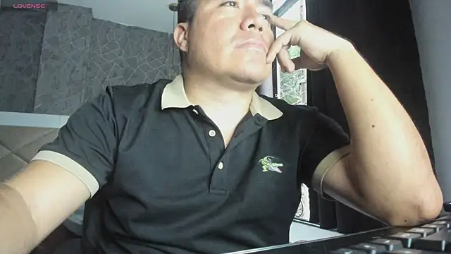 Snapshot of Jhonatan_Morales_S chatting on February 28, 2025, 10:50 pm Jhonatan Morales S online show from February 28, 2025, 10:50 pm