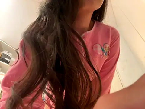 Snapshot of ForeverLola2024 chatting on November 16, 2025, 4:51 am ForeverLola2024 online show from November 16, 2025, 4:51 am