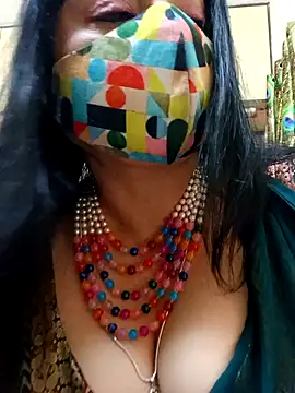 Snapshot of Ratna-777 chatting on February 7, 2025, 4:14 pm Ratna-777 online show from February 7, 2025, 4:14 pm