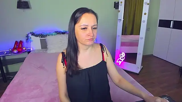Snapshot of AngellLika chatting on December 6, 2024, 12:05 pm AngellLika online show from December 6, 2024, 12:05 pm