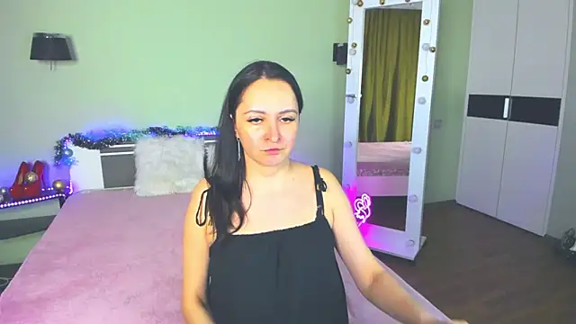 Snapshot of AngellLika chatting on December 13, 2024, 1:01 pm AngellLika online show from December 13, 2024, 1:01 pm
