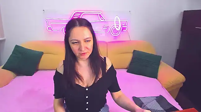 Snapshot of AngellLika chatting on December 19, 2024, 9:51 am AngellLika online show from December 19, 2024, 9:51 am