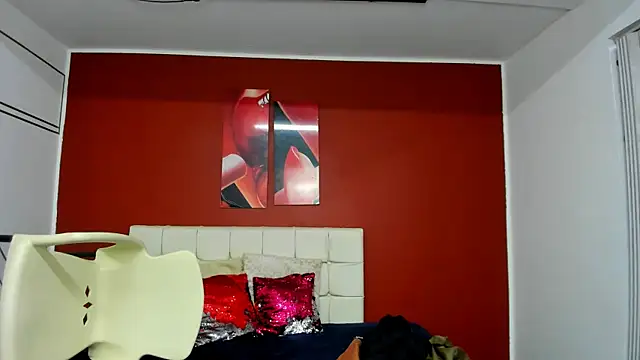 Snapshot of Abrillee1 chatting on January 8, 2025, 1:21 am Abrillee1 online show from January 8, 2025, 1:21 am