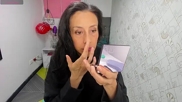 Snapshot of Abrillee1 chatting on March 11, 2025, 11:44 am Abrillee1 online show from March 11, 2025, 11:44 am